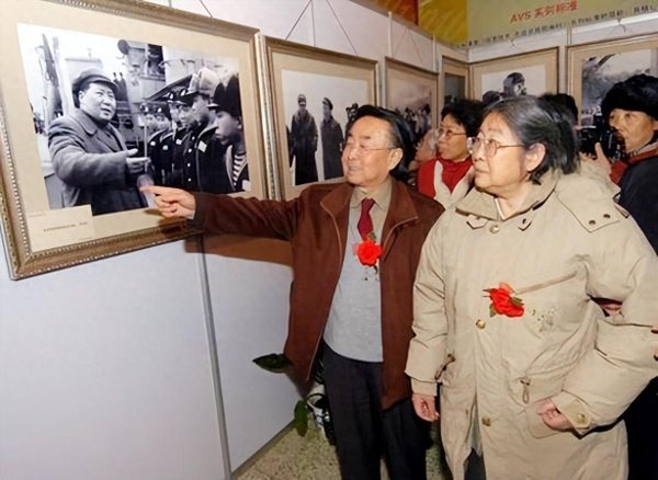 策略通 李敏4岁时被送往苏联，回国后，毛泽东：不许提父亲名字，不姓毛