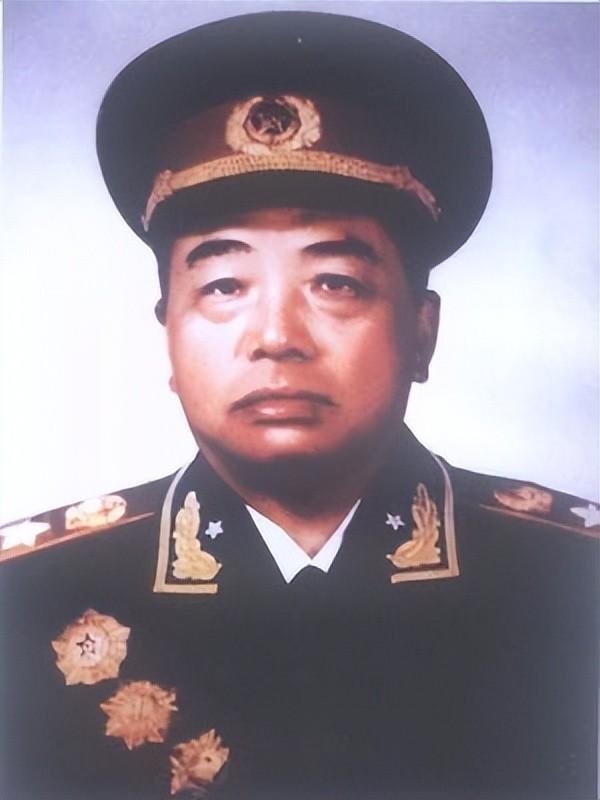 泸深A融通 彭德怀几次拒绝军委任命，毛主席怒道：难道你嫌总参谋长低了？